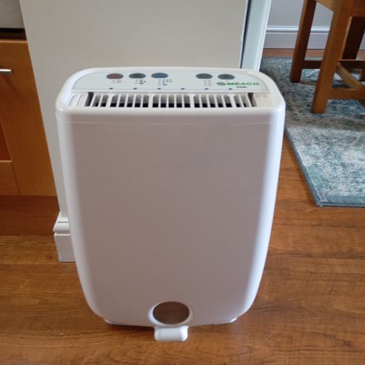 MEACO DD8L Desiccant Dehumidifier