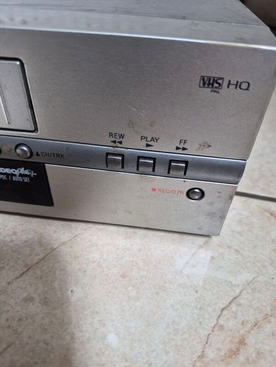vhs player