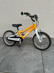 Woom 2 bike yellow