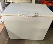 Chest freezer