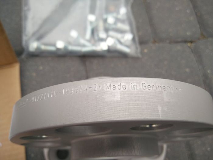 H&R 5x114.3 Wheel Spacers 42mm (21mm per side)