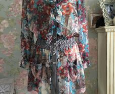 Flowery tunic. New . Size M or UK 12