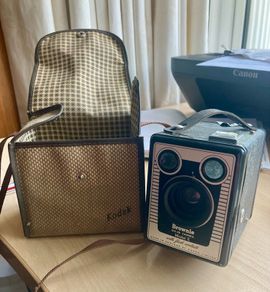 Vintage Kodak Brownie Six-20 Model E box camera