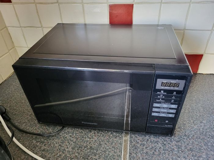 Panasonic microwave 800w NN-E28JBM
