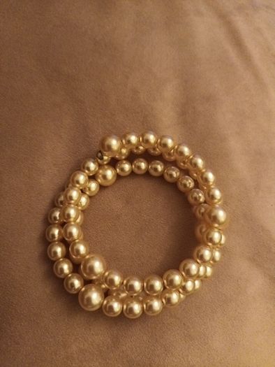Handmade pearl stretch bracelet