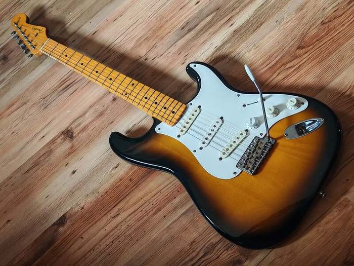 Fender Japan Vintage Series '57 Stratocaster (Delivery available)