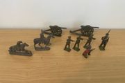 Vintage Mixed lot of Lead soldiers and cannon.