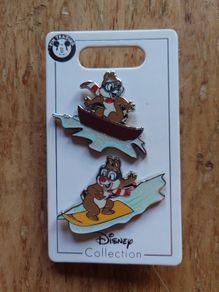 Christmas pin Disney Chip and Dale