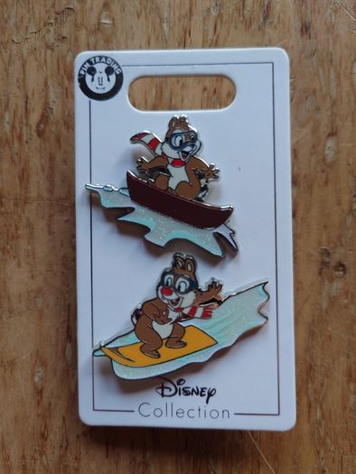Christmas pin Disney Chip and Dale