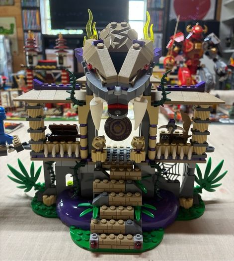 Lego Ninjago 70749 Enter the Serpent Temple