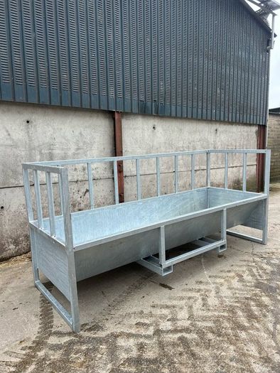 Silage feeder