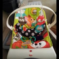 Baby bouncer like new works perfect