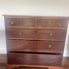 Mahogany chest of drawers