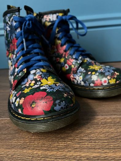 Vintage Dr Martens 1460 Floral Boots UK 2