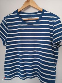 women's GAP top. Size14
