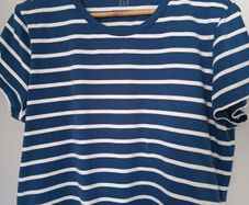 women's GAP top. Size14