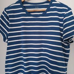 women's GAP top. Size14