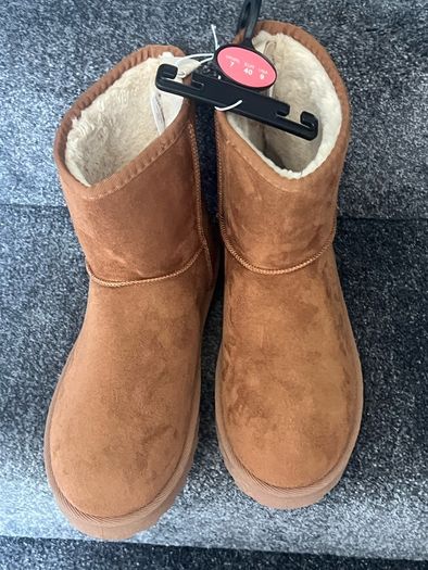 Ladies boots size 7