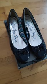 Beautiful Shoes (Size 42)