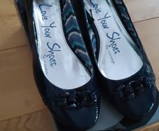 Beautiful Shoes (Size 42)