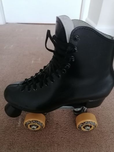 Dominion Canadian roller skate size 6 / 39