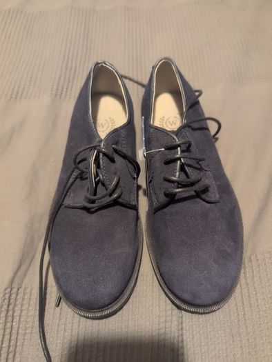 kid's shoes