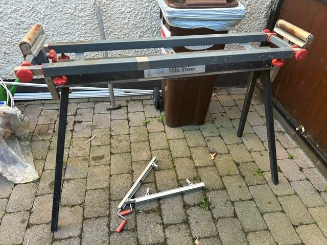 Foldable extendable heavy tool stand