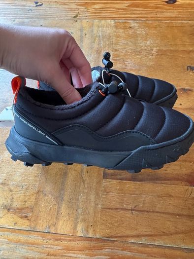 Kids winter boots, Size 29, NEW