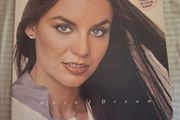 Crystal.Gayle.