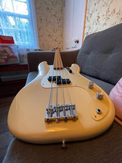 Fender Vintera II 50s Precision Bass