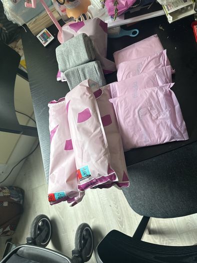 "Essential Postpartum Bundle: includes 12 instant cooling pads, 4 dry maxi pads, and 2 disposable briefs . All items are brand new, individually sealed, and ready for use. Great value for a complete recovery kit!"