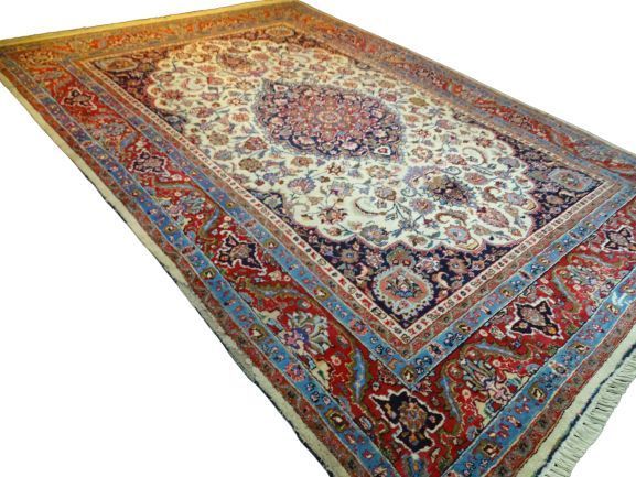 Huge P.ersian Medallion Rug 3.55m x 2.55m (MED)