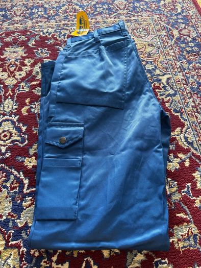 Snickers Size 42 brand new
