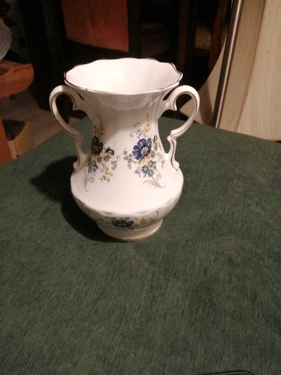 porcelain ROYAL tara