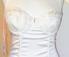 Lapel cream satin Basque size 32D 12 euro BNWT
