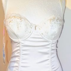 Lapel cream satin Basque size 32D 12 euro BNWT