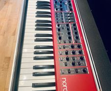 Clavia Nord Wave 2 + Flight case