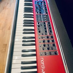 Clavia Nord Wave 2 + Flight case