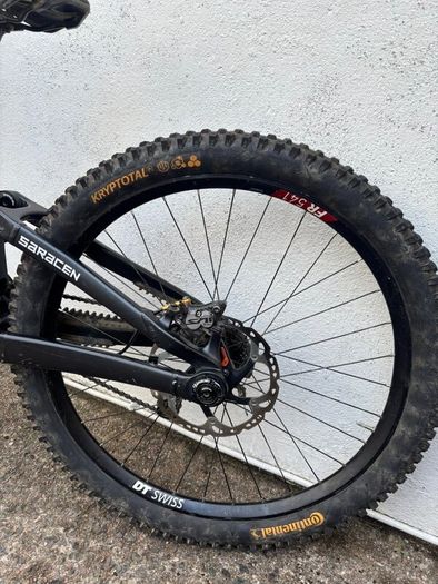 Saracen Myst Team DH Bike
