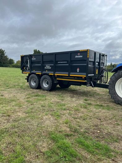 Broughan 20ft root crop trailer