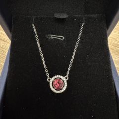 Garnet pendant necklace with integrated chain