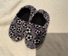 Football slippers size 1/2