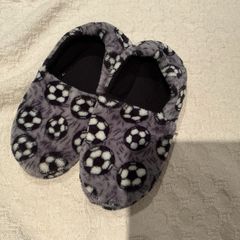 Football slippers size 1/2