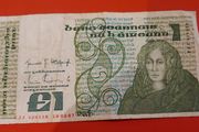 Irish 1987 "Queen Meibh" one pound in Fine  condition