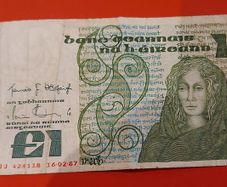 Irish 1987 "Queen Meibh" one pound in Fine  condition