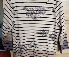 Size 12-14 Top (labelled as 16 but suits size 12-14)
