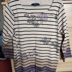 Size 12-14 Top (labelled as 16 but suits size 12-14)