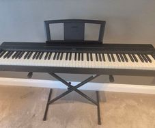 Yamaha P-35 Weighted Keyboard and Stand
