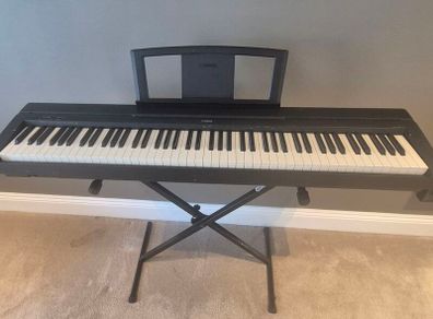 Yamaha P-35 Weighted Keyboard and Stand