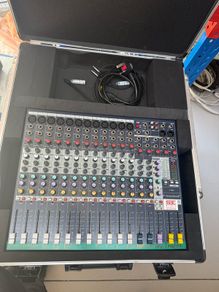soundcraft mixer desk 12ch with FX